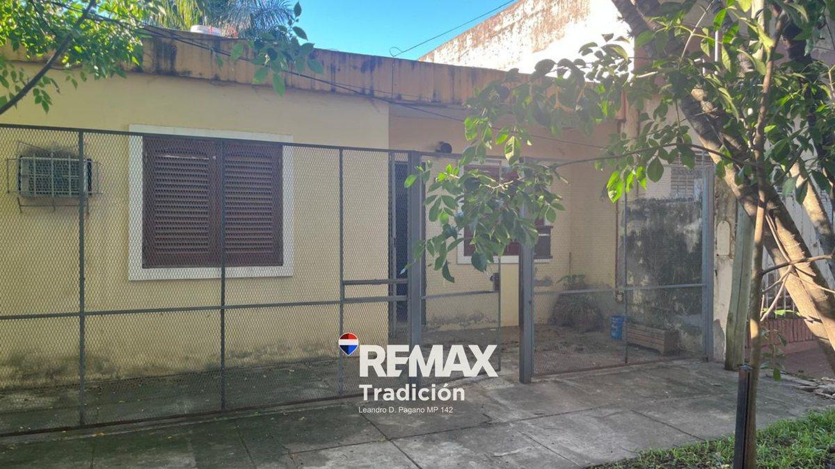 CASA EN VENTA  MACROCENTRO CON GARAGE Y PATIO