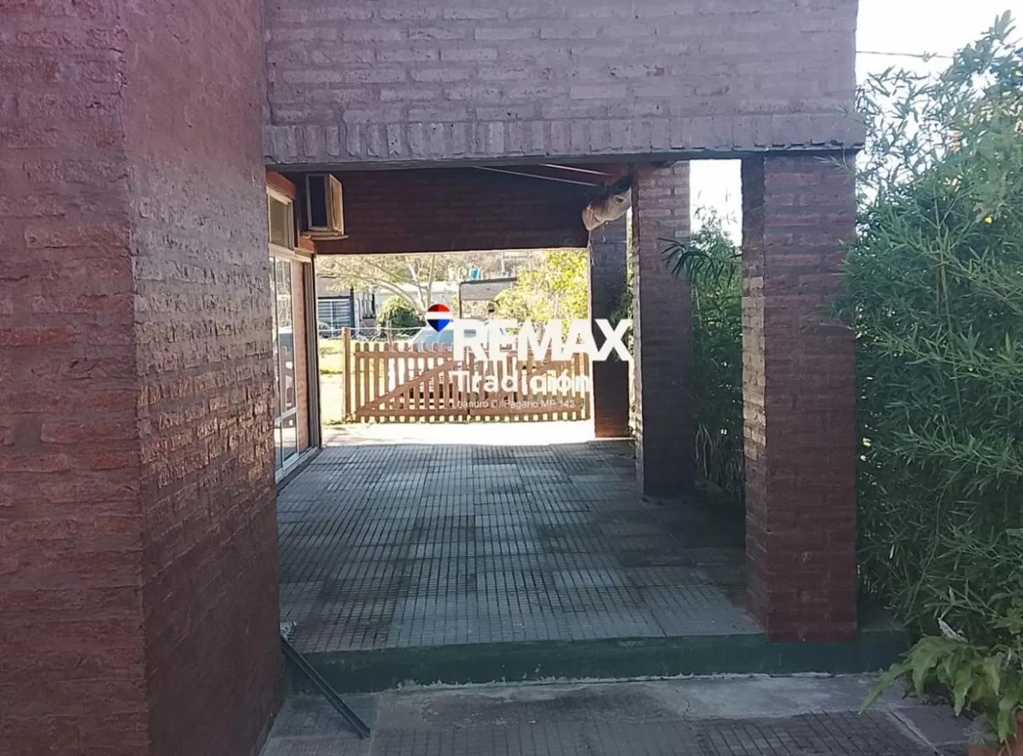 CASA EN VENTA C PILETA B° LA HERRADURA COL BENITEZ 4
