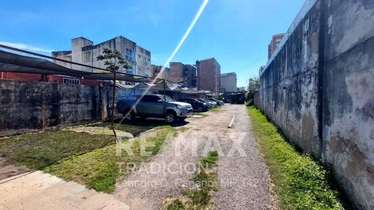 Local Comercial con terreno en Venta Macrocentro 5