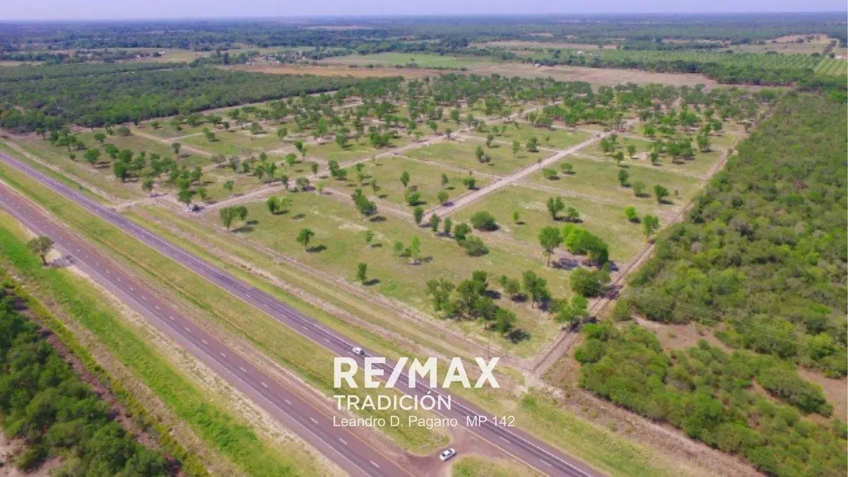 Terreno en venta en Colonia Popular.- 4
