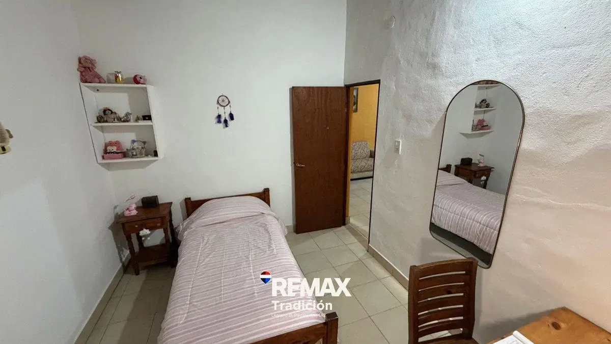 CASA  VENTA  4 AMB. BARRIO ARAMBURU 4