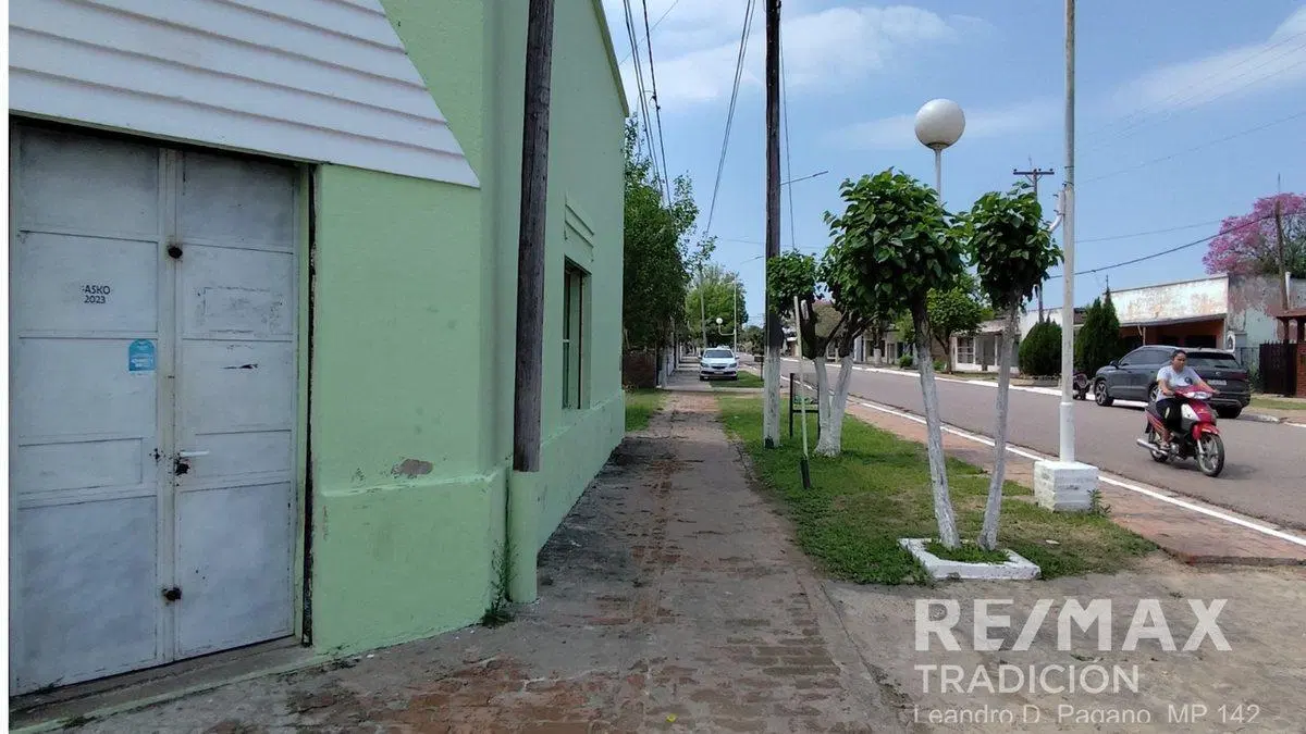 VENTA LOCAL + TERRENO en esquina - La Clotilde 3