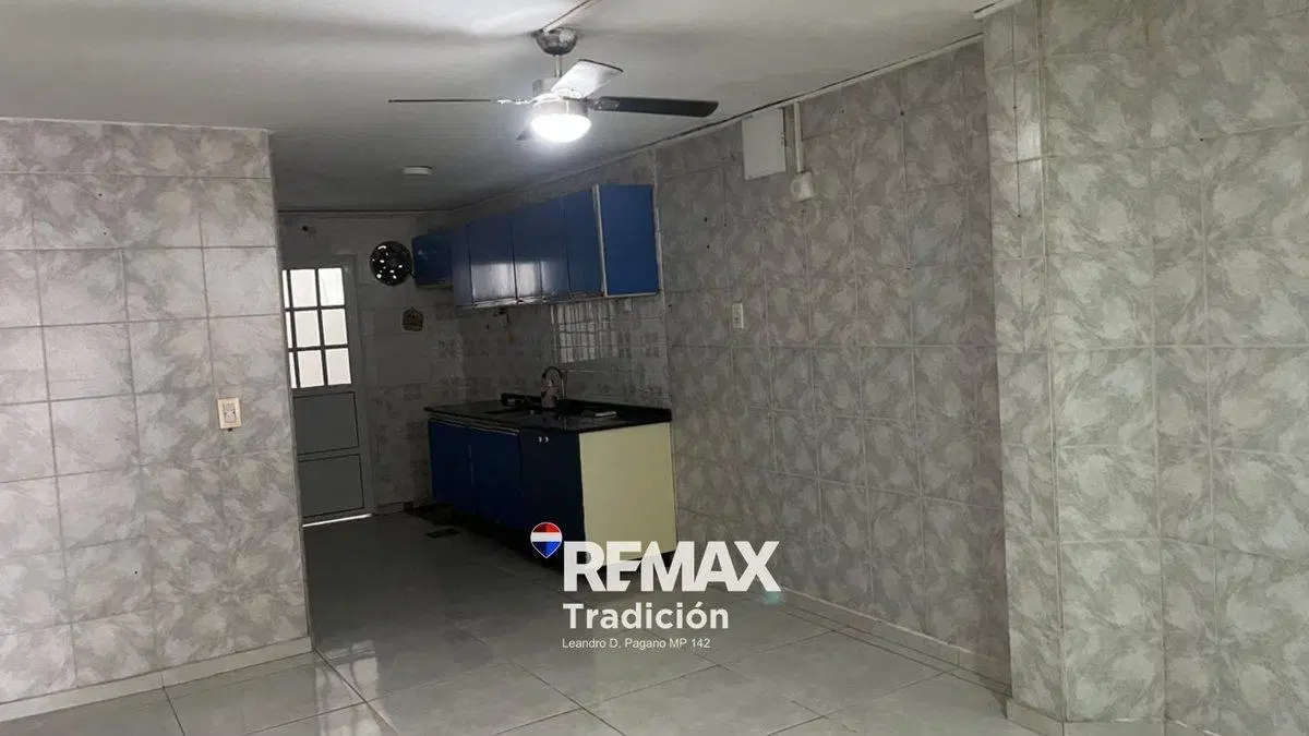 CASA + 4 DEPARTAMENTOS SOBRE AVENIDA - MACROCENTRO 2