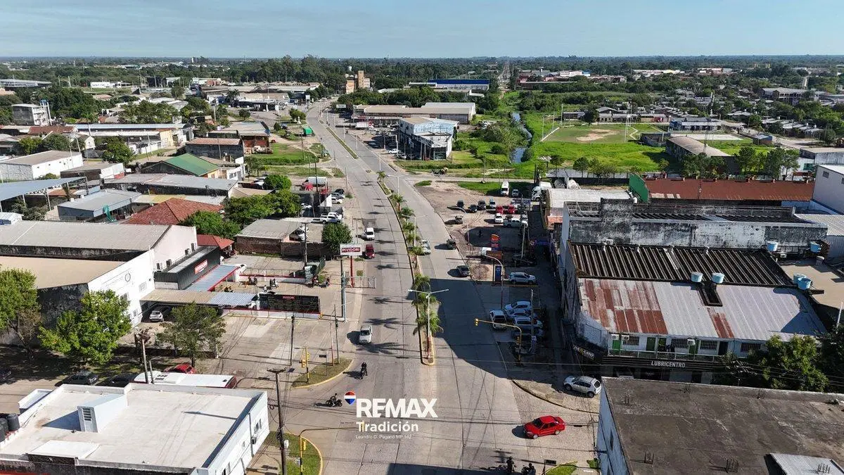 Local y vivienda en venta en plena Zona Comercial 4