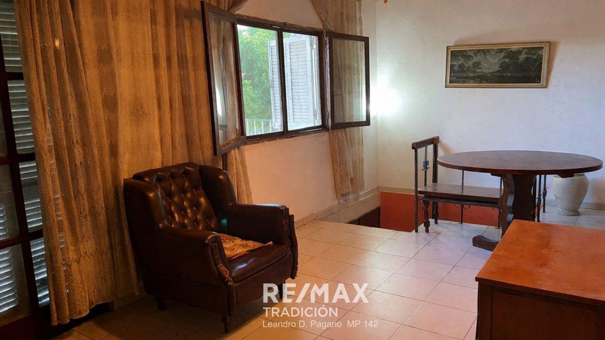 Foto de VENTA CASA + LOCAL COMERCIAL + DEPTOS- ZONA UNNE, imagen 4