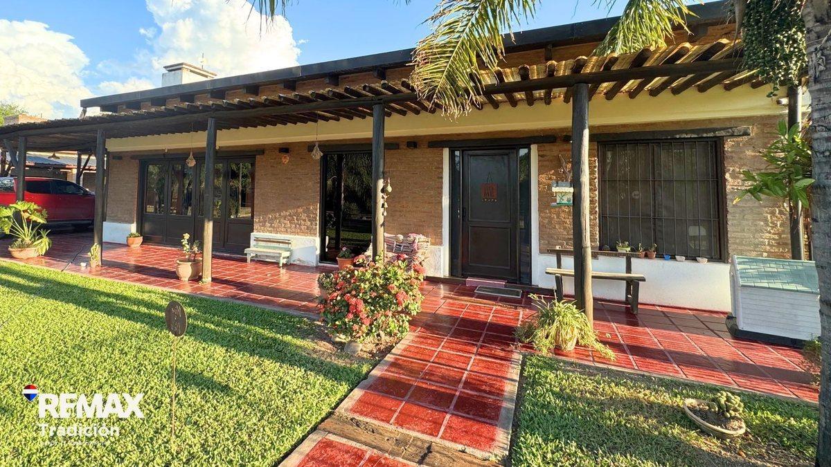 CASA EN VENTA - 4 HABITACIONES - MONTE ALTO