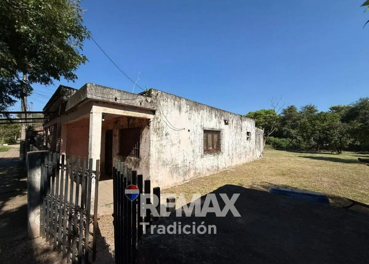 Casa a reciclar a la venta en Villa Libertad.- 8