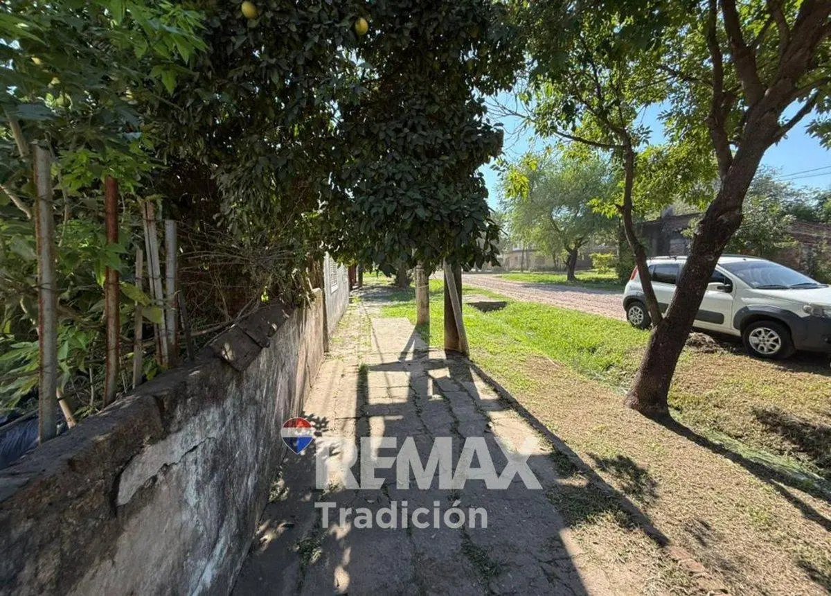 Casa a reciclar a la venta en Villa Libertad.- 3