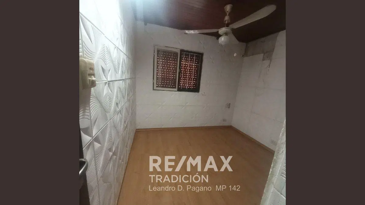 Casa en venta en B` España 4 hab cochera parrilla 5