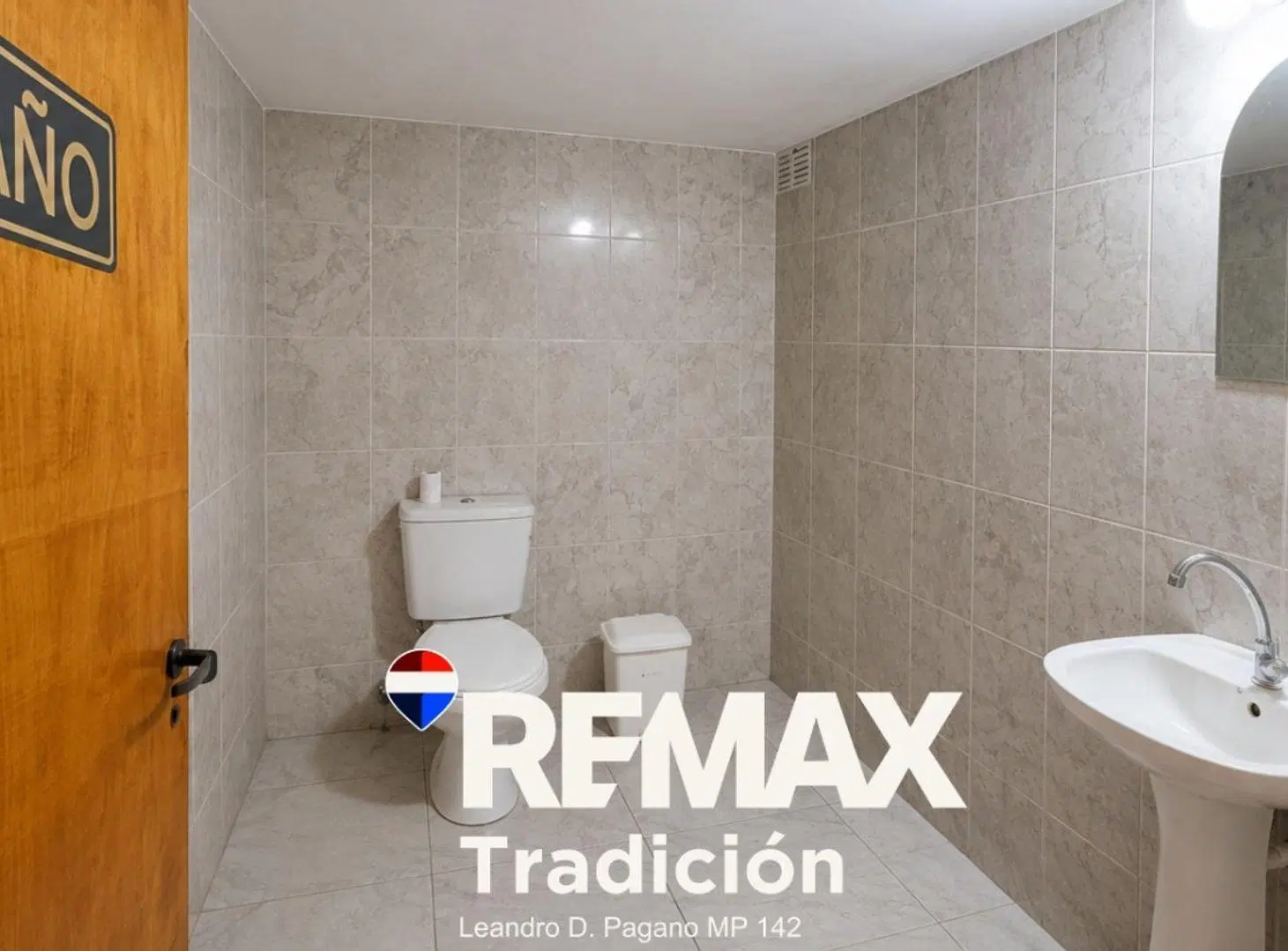 LOCAL COMERCIAL CON GALPON- VENTA - MAKALLE 2