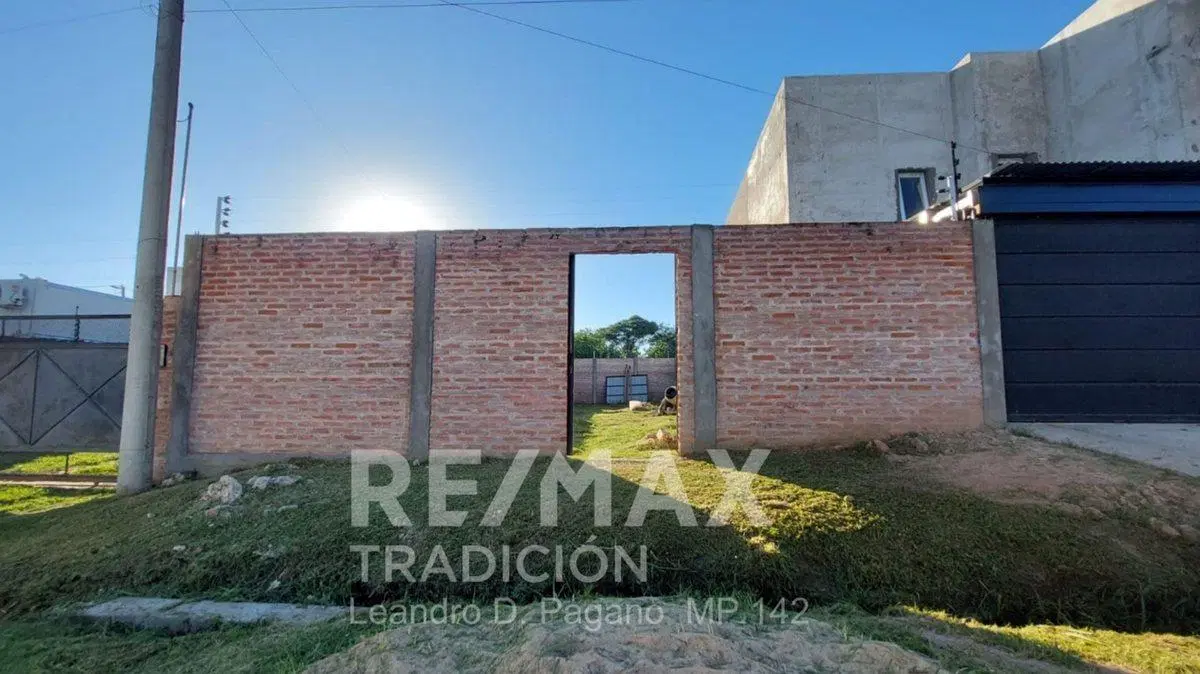 Vta Terreno en Fontana con Muro Perimetral 3