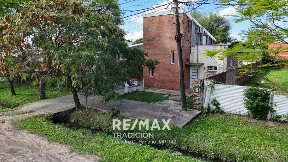 Casa en venta en Barranqueras. 400 mts2, 2 hab. 2