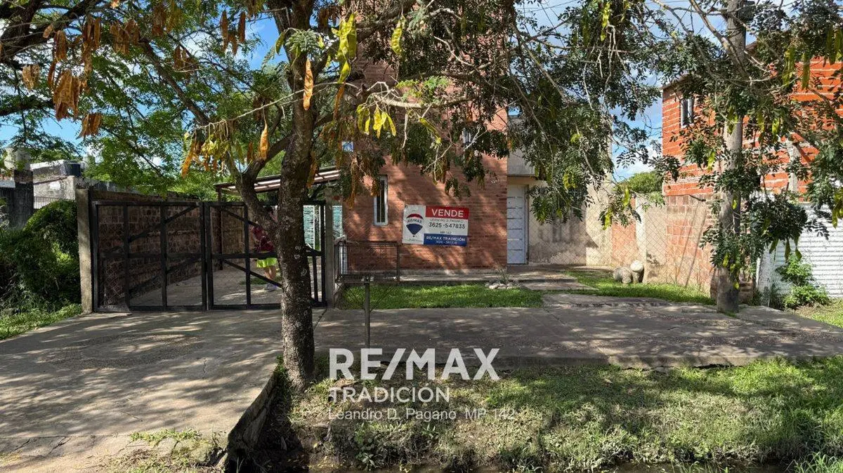 Casa en venta en Barranqueras. 400 mts2, 2 hab. 5
