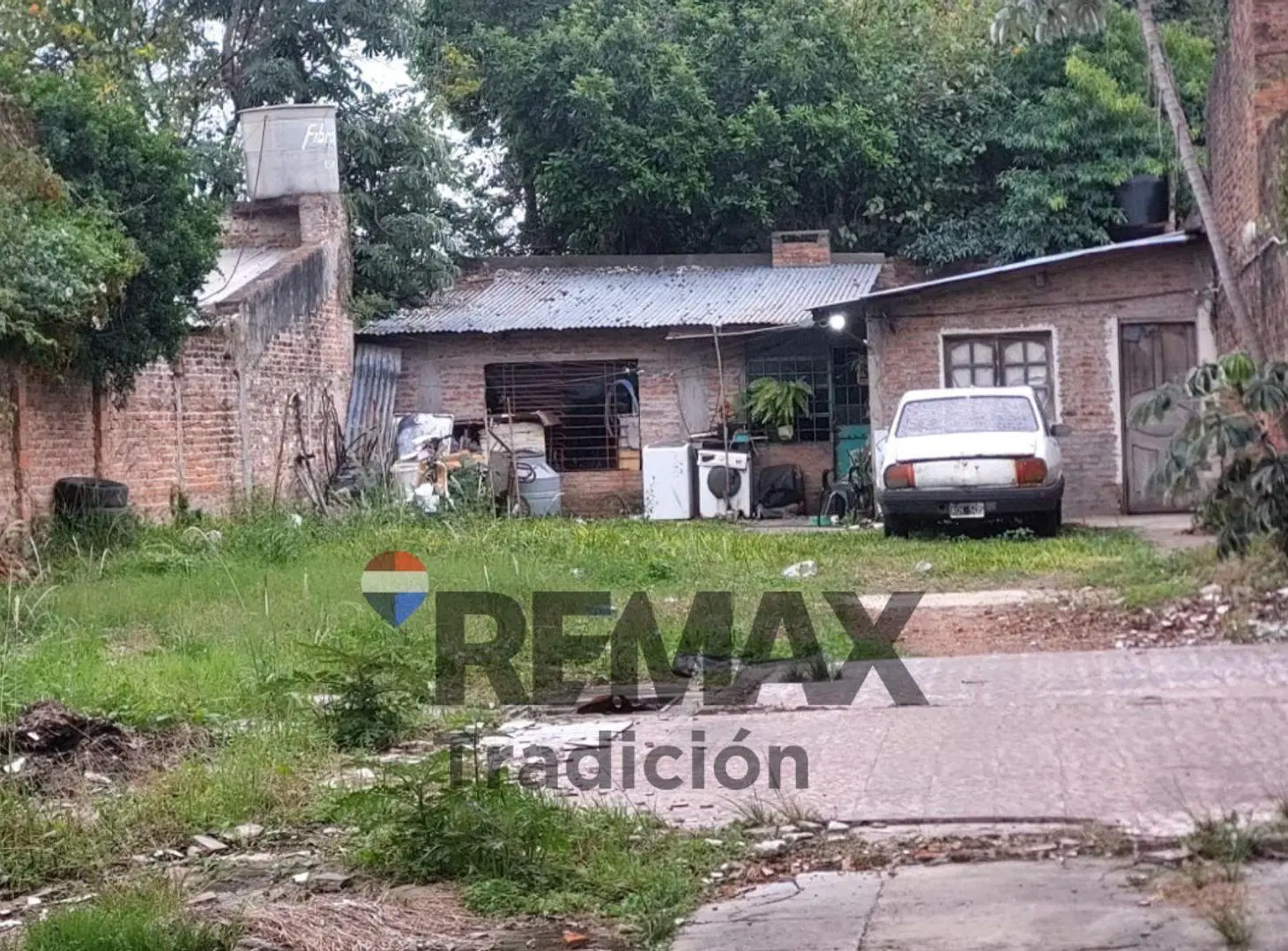 Vta Casa a Reciclar y Local en Gran Terreno Rcia 3
