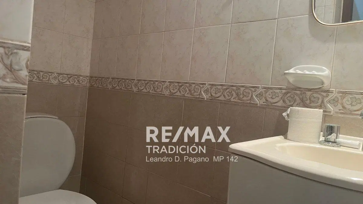 VENTA CASA DÚPLEX- EN ESQUINA, MACROCENTRO 2