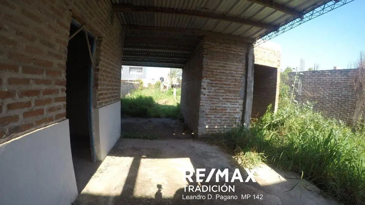 TERRENO C/ CASA P/RECICLAR EN VENTA ZONA UNCAUS 5