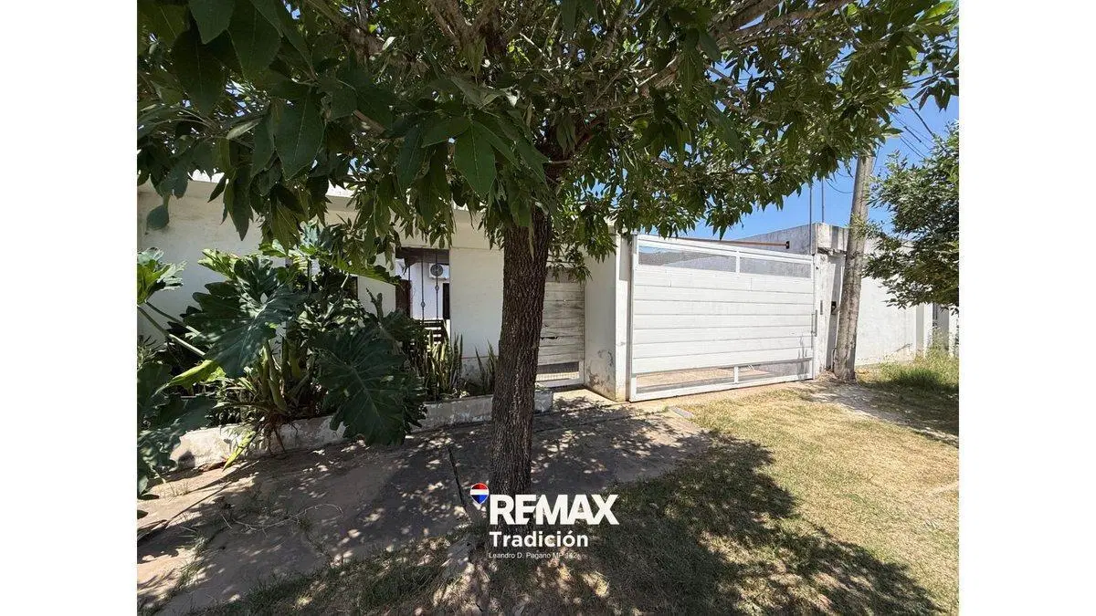 Casa 3 dorm en Venta en Av Coronel Falcon. 4
