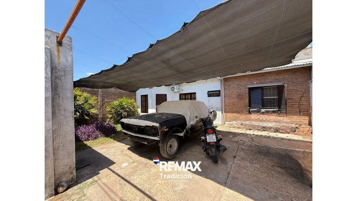Casa 3 dorm en Venta en Av Coronel Falcon. 3