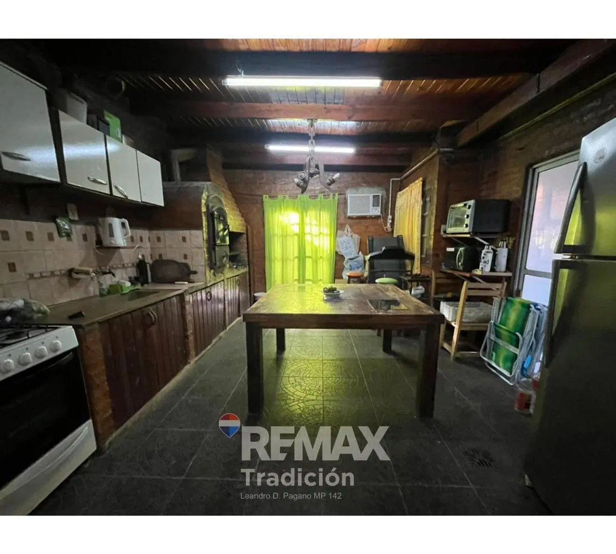 CASA VENTA 8 AMB. CON PILETA - RESISTENCIA 2