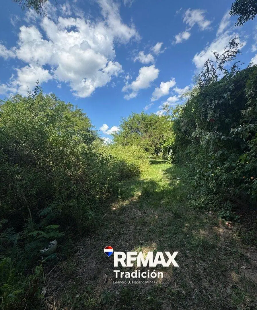 Terreno de 410m2 con vista al Río Negro 2