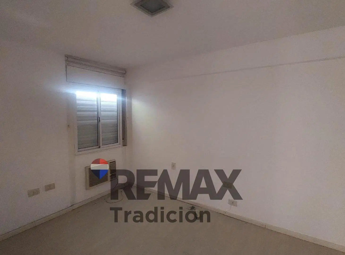 Venta Dpto 3 dormitorios c/ Cochera. Centro Rcia 5