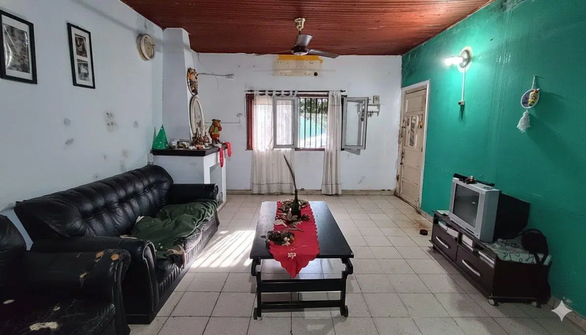 Venta de Casa con patio en Barranqueras.- 4