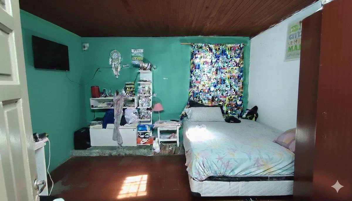 Venta de Casa con patio en Barranqueras.- 2