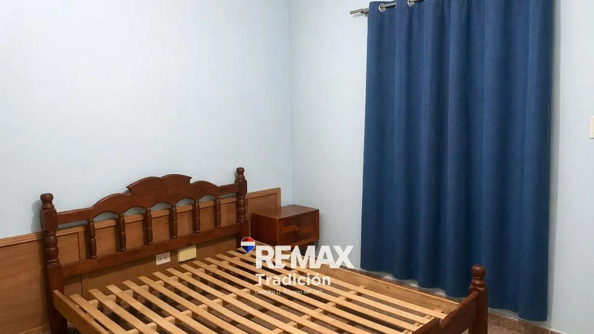 CASA EN VENTA  MACROCENTRO CON GARAGE Y PATIO 4