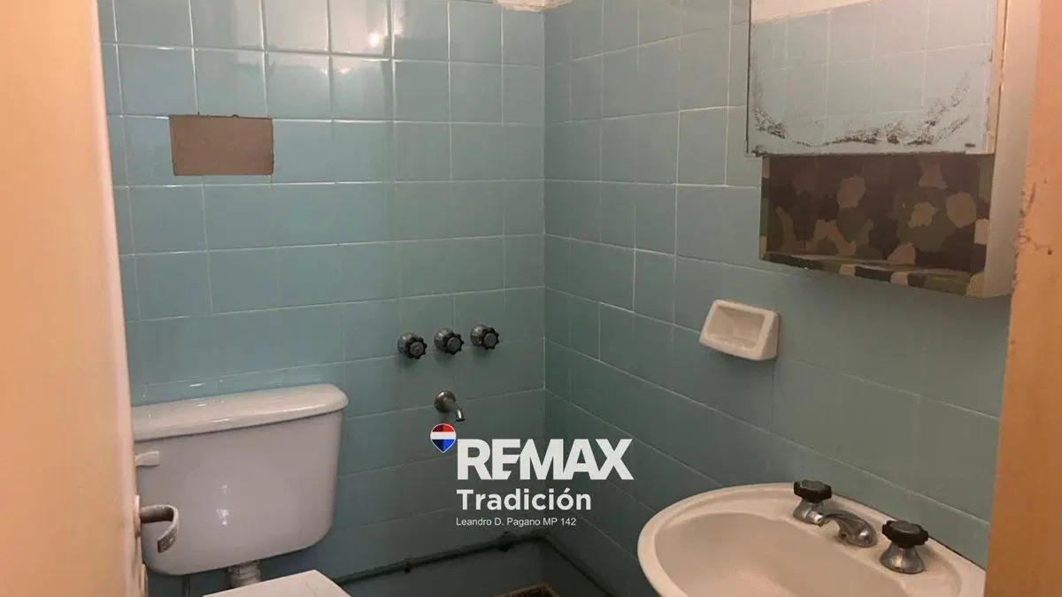 CASA EN VENTA  MACROCENTRO CON GARAGE Y PATIO 8
