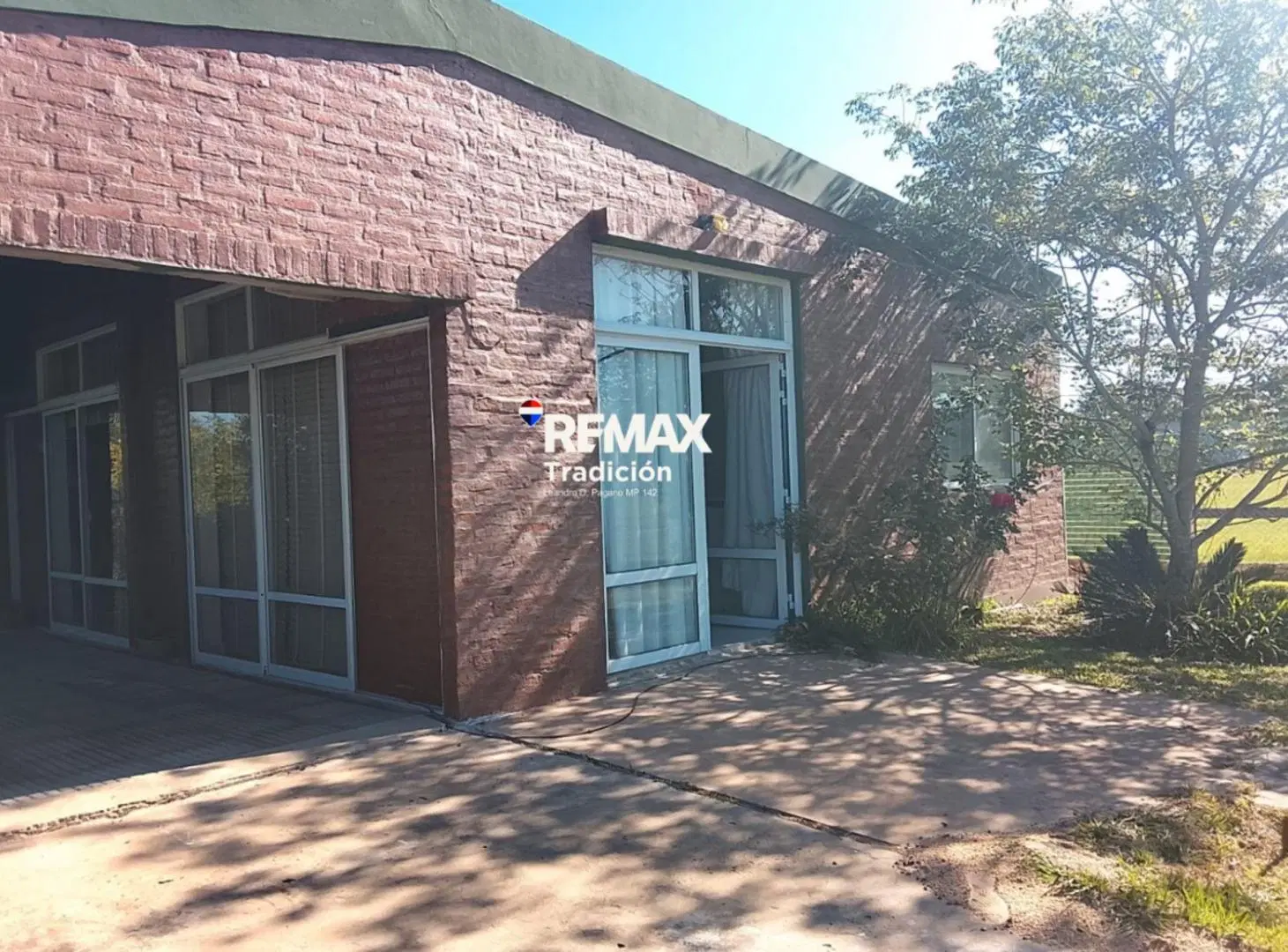 CASA EN VENTA C PILETA B° LA HERRADURA COL BENITEZ 4