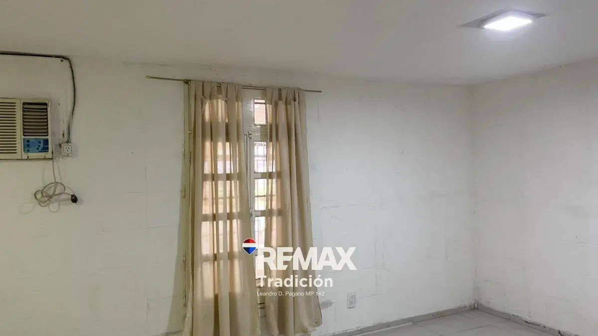 CASA + 4 DEPARTAMENTOS SOBRE AVENIDA - MACROCENTRO 5