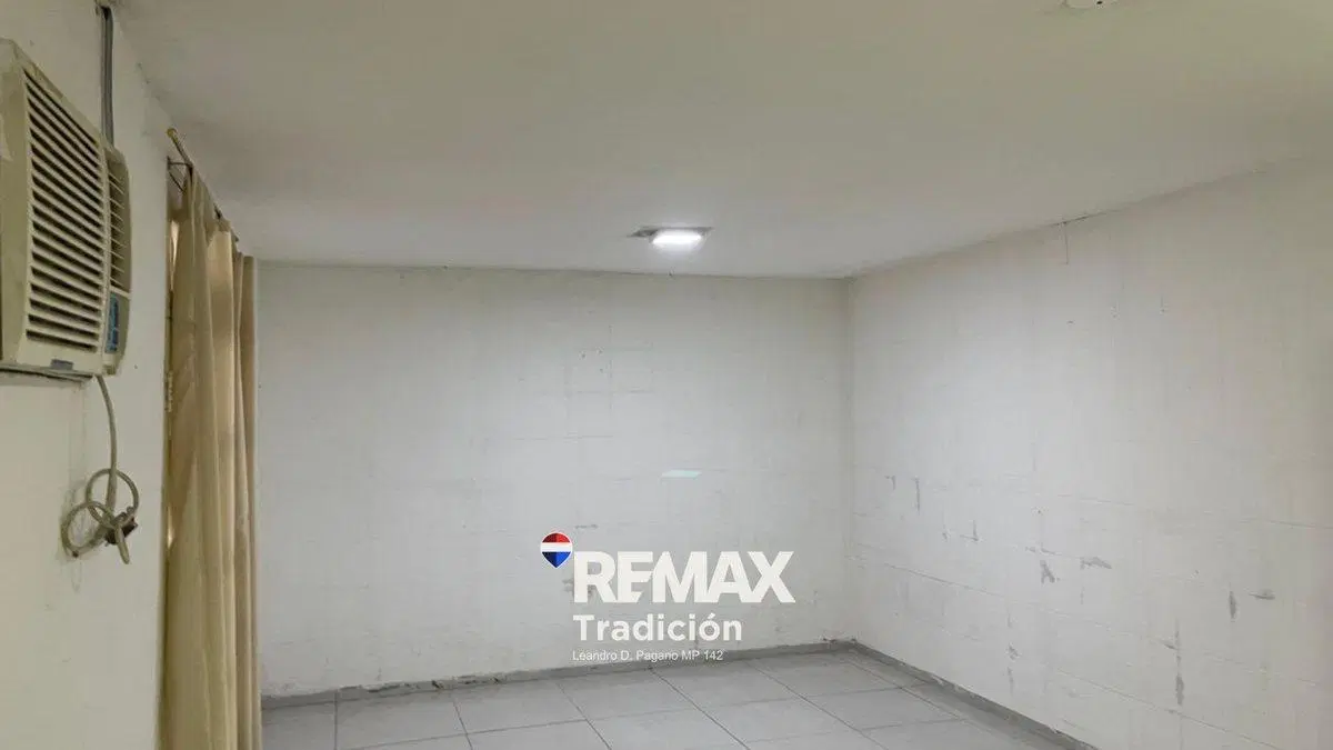CASA + 4 DEPARTAMENTOS SOBRE AVENIDA - MACROCENTRO 4
