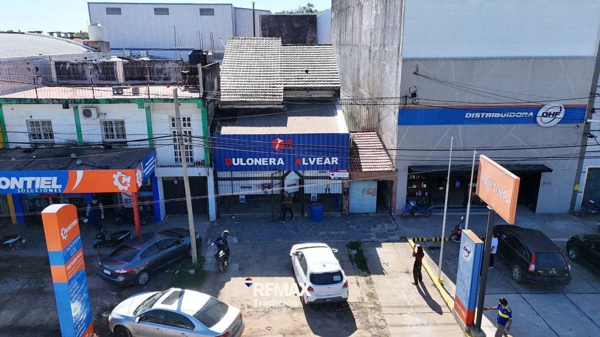Local y vivienda en venta en plena Zona Comercial 5
