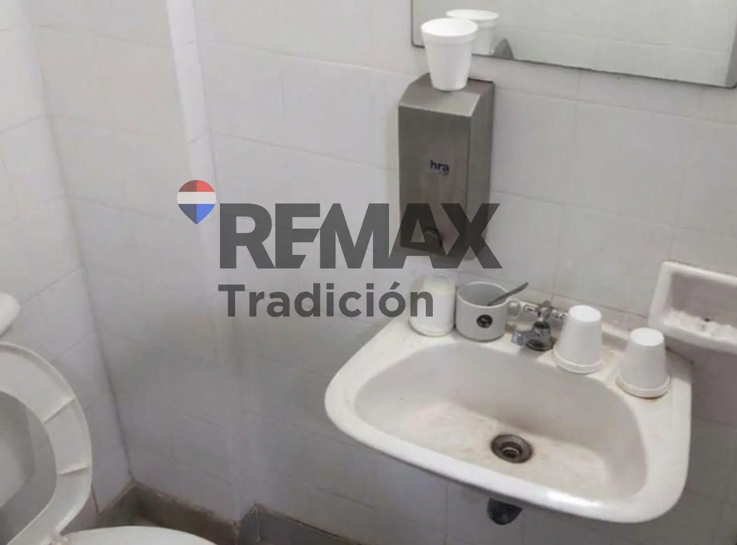 Venta Bloque de Oficinas c/ Cochera. Macrocentro 8