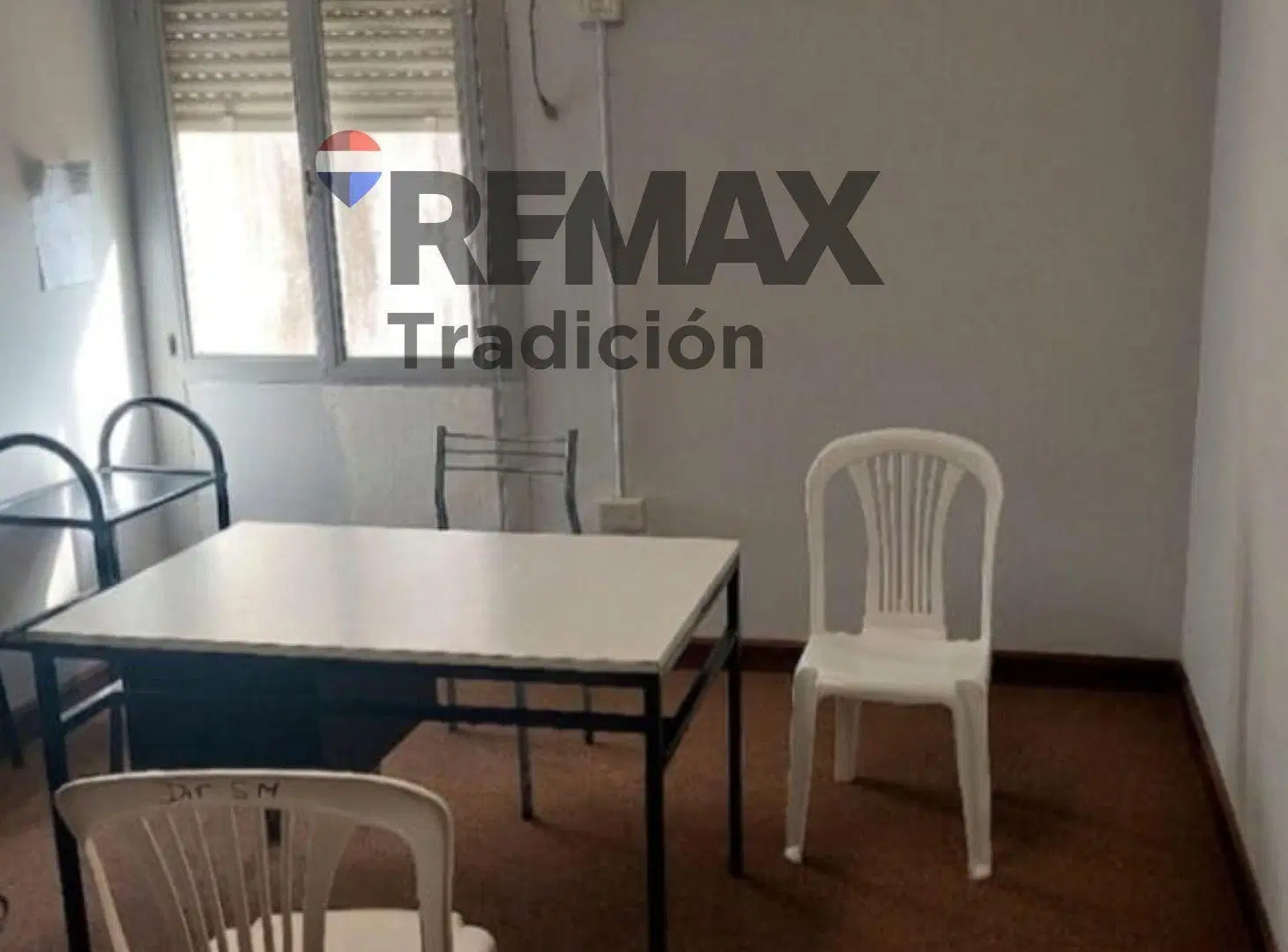 Venta Bloque de Oficinas c/ Cochera. Macrocentro 5