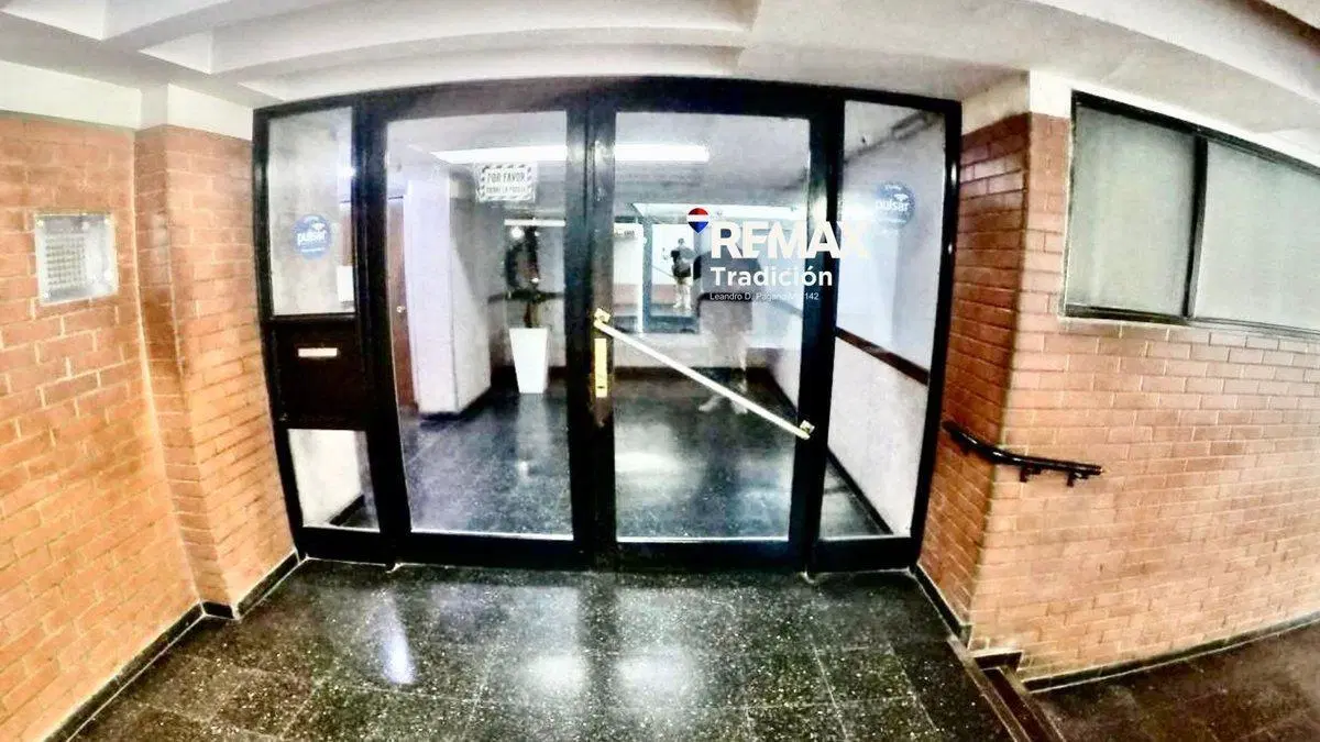 DEPARTAMENTO EN VENTA IMPECABLE MICROCENTRO 8
