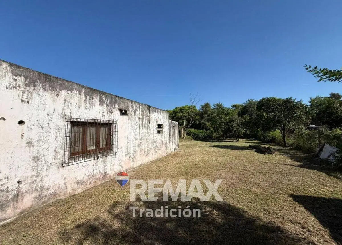 Casa a reciclar a la venta en Villa Libertad.- 8