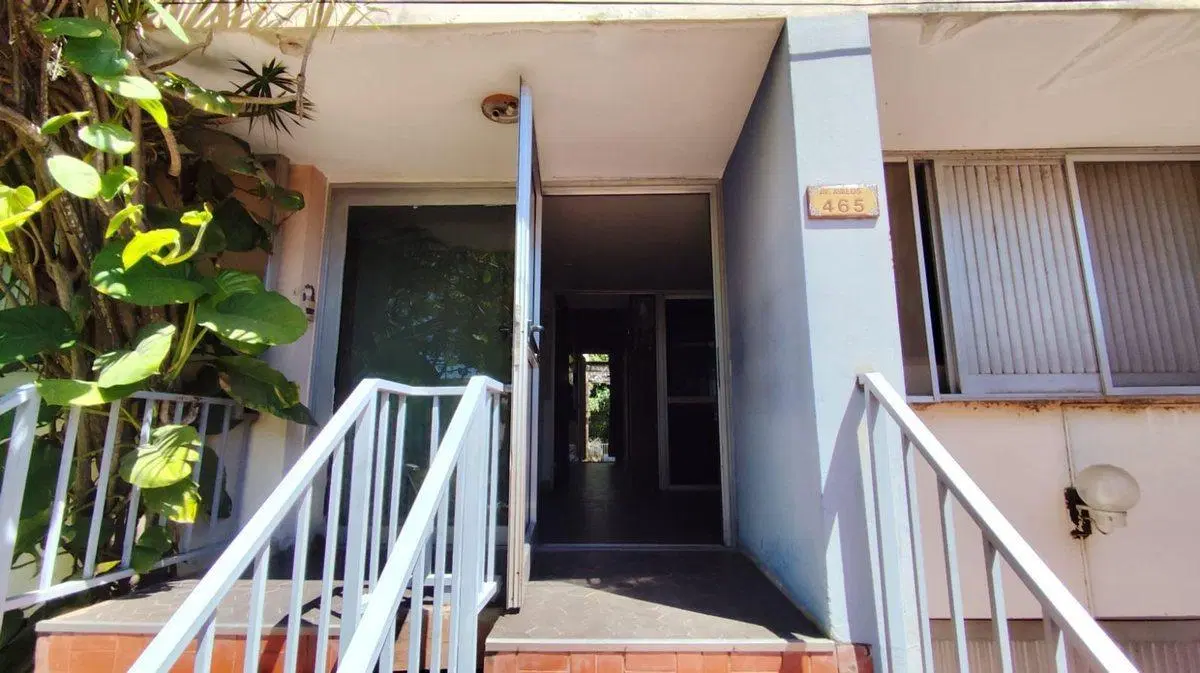 Casa en Venta APTA CREDITO en macrocentro.- 4