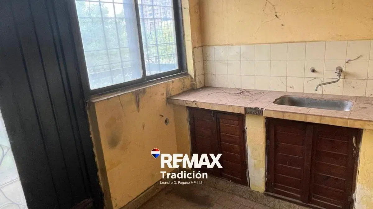VENTA Galpón  sobre Av. Alvear -  a Reciclar 4