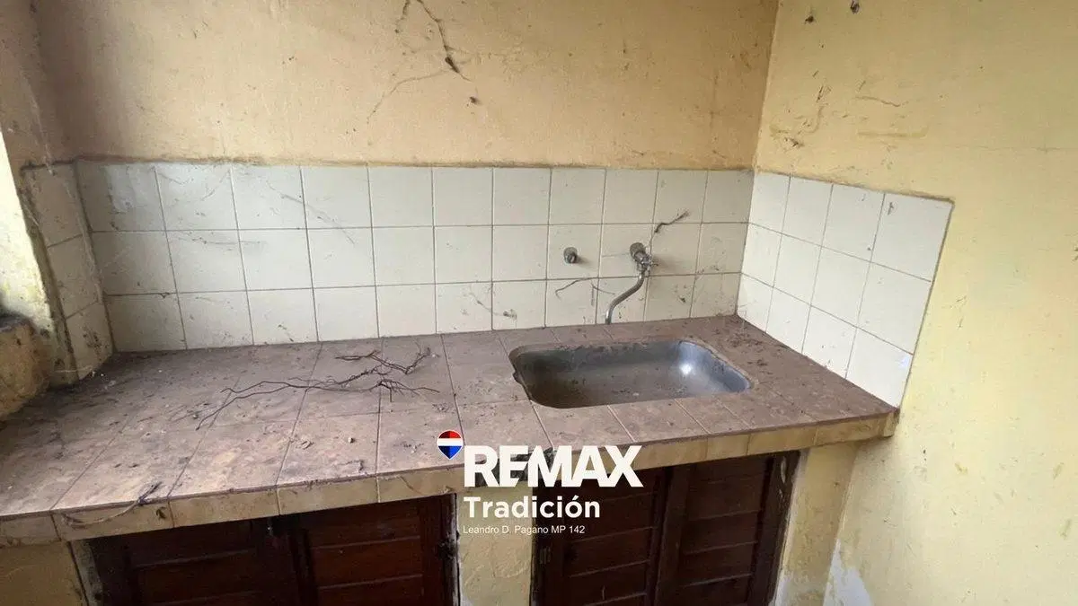 VENTA Galpón  sobre Av. Alvear -  a Reciclar 3