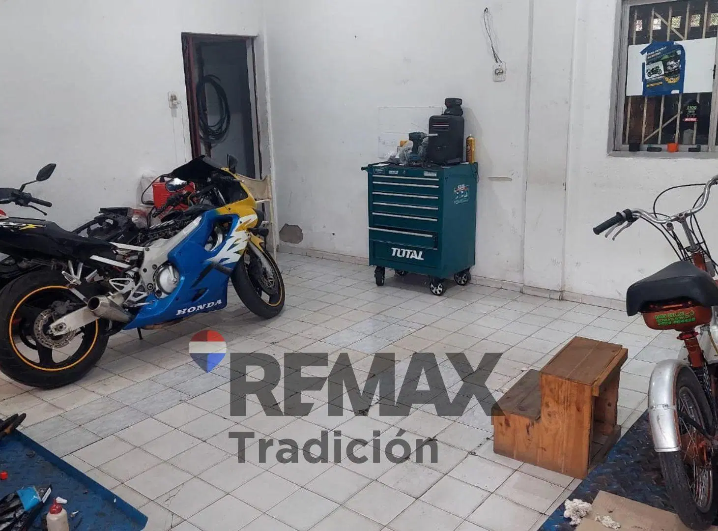 Vta Casa a Reciclar y Local en Gran Terreno Rcia 7