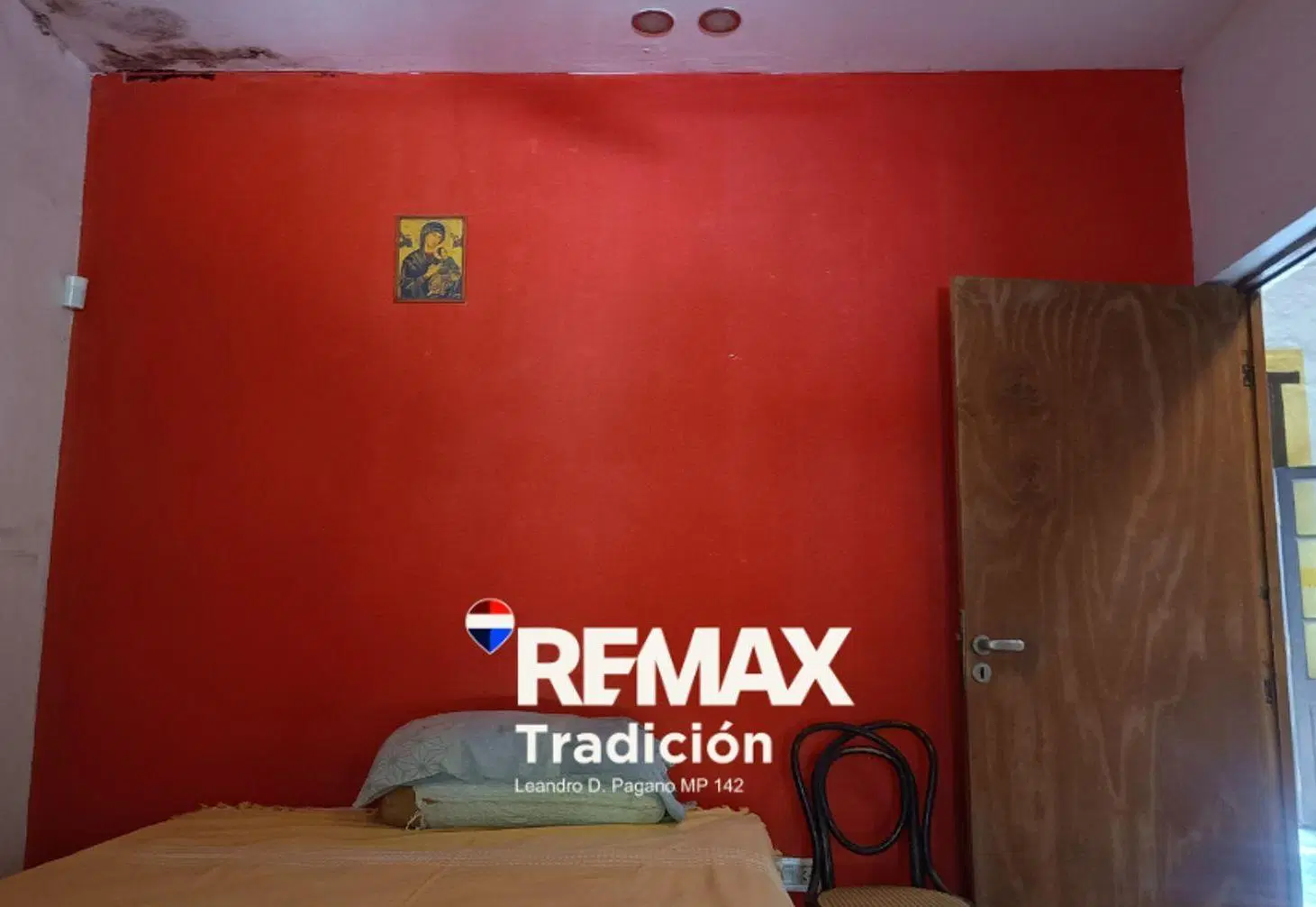 CASA VENTA CON PILETA Y AMPLIO PARQUE VERDE 5