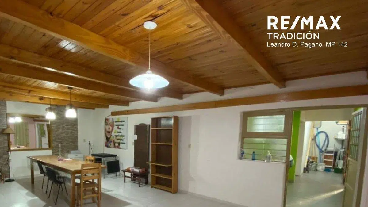 CASA EN VENTA CON PARRILLA Y PILETA 3