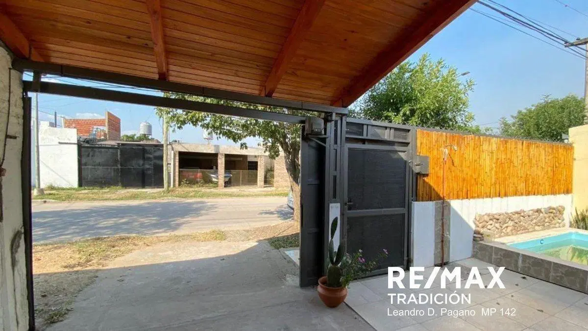 CASA EN VENTA CON PARRILLA Y PILETA 2