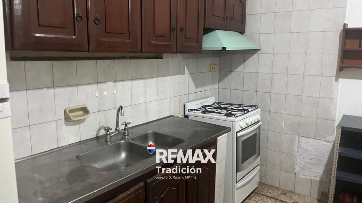 Foto de CASA EN VENTA MACROCENTRO CON GARAGE Y PATIO, imagen 3