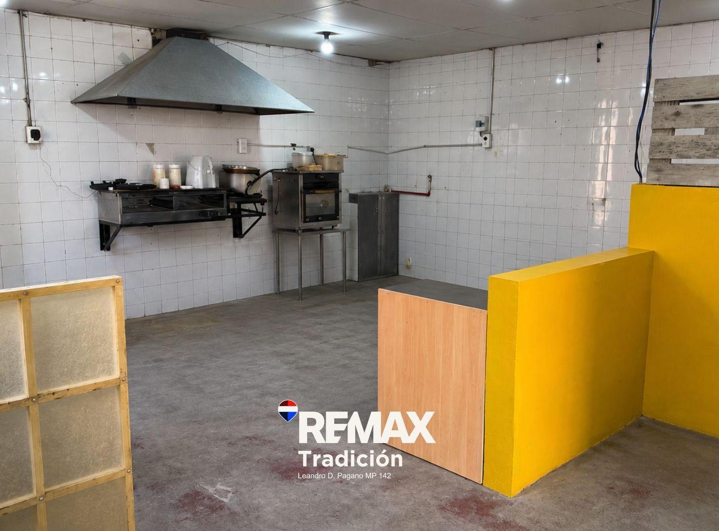 Foto de Casa c/ local comercial en Venta sobre Av. Alberdi, imagen 5