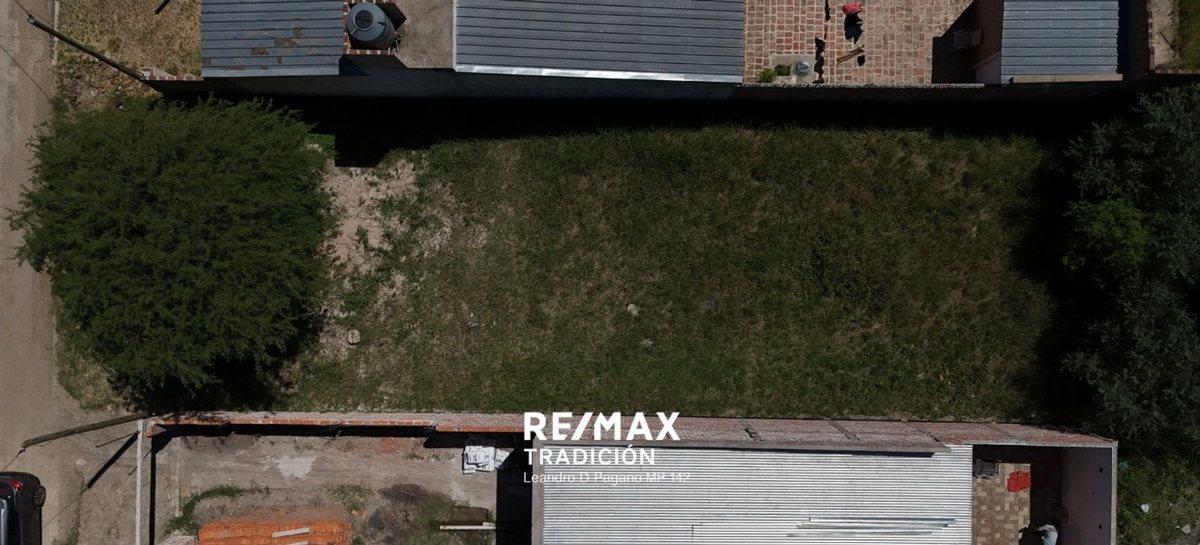 Foto de Terreno de 280m² en Venta B° Carpincho Macho .-, imagen 3