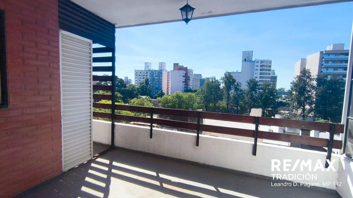 Foto de Departamento Venta 2 dorm c/coch. Microcentro Rcia, imagen 1