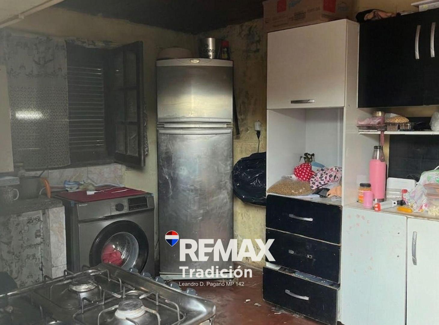 Foto de Venta Casa a Reciclar- s/asfalto, en esquina, imagen 2