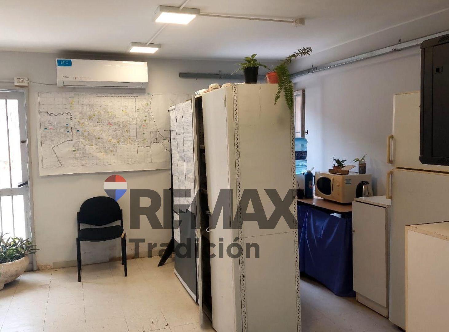 Foto de Venta Bloque de Oficinas c/ Cochera. Macrocentro, imagen 2